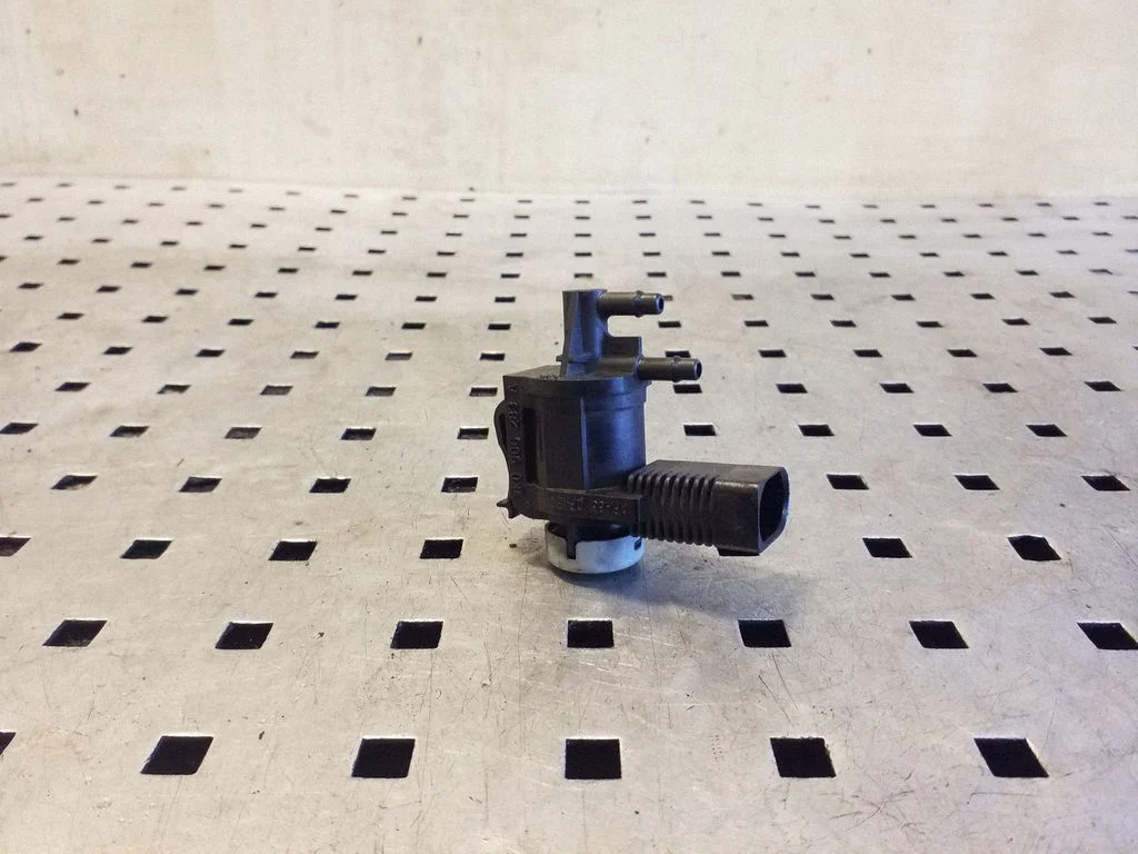 Turbo solenoid valve 1K0906283A