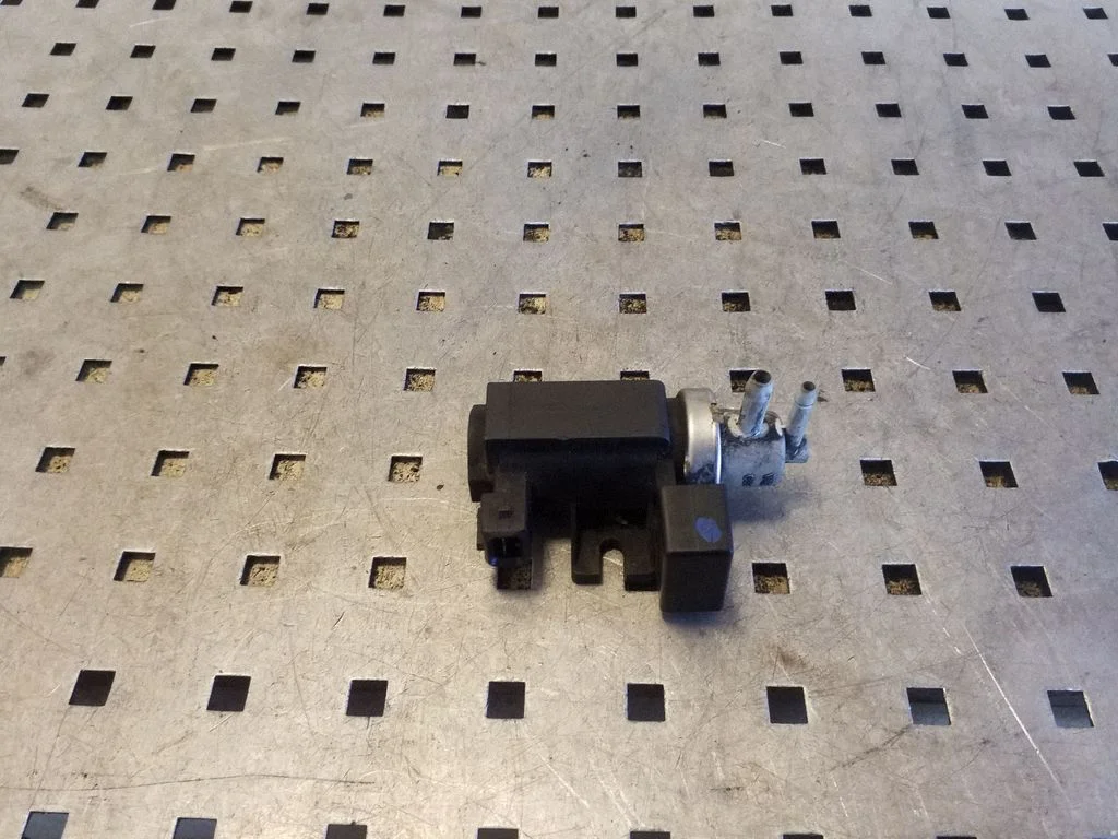 Turbo solenoid valve 7121903