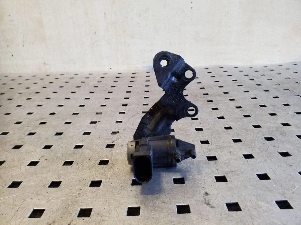Turbo solenoid valve 1K0906283A