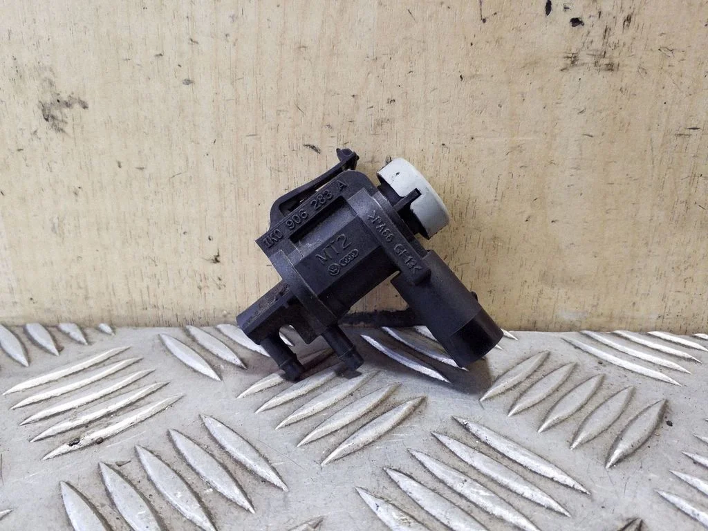 Turbo solenoid valve 1K0906283A