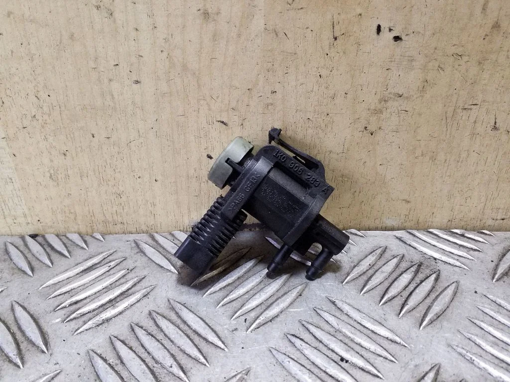 Turbo solenoid valve 1K0906283A