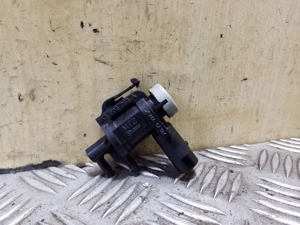 Turbo solenoid valve 1K0906283A