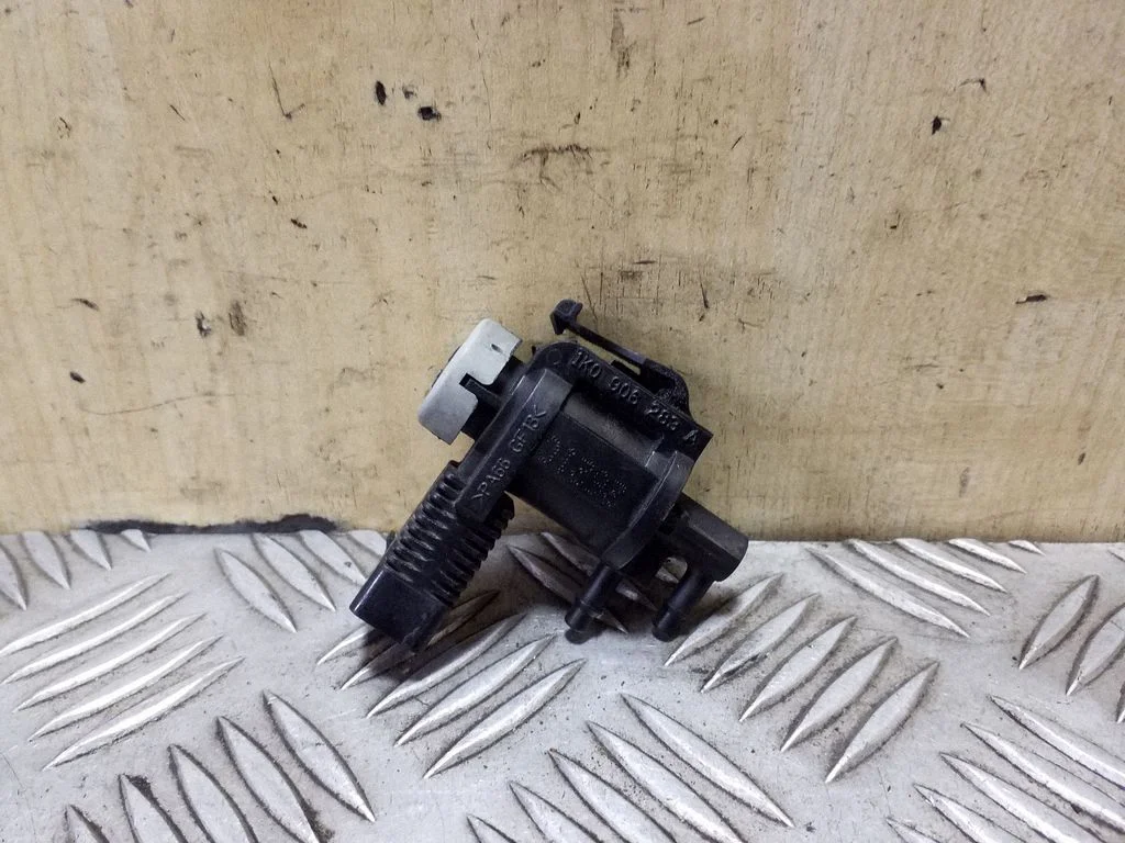 Turbo solenoid valve 1K0906283A