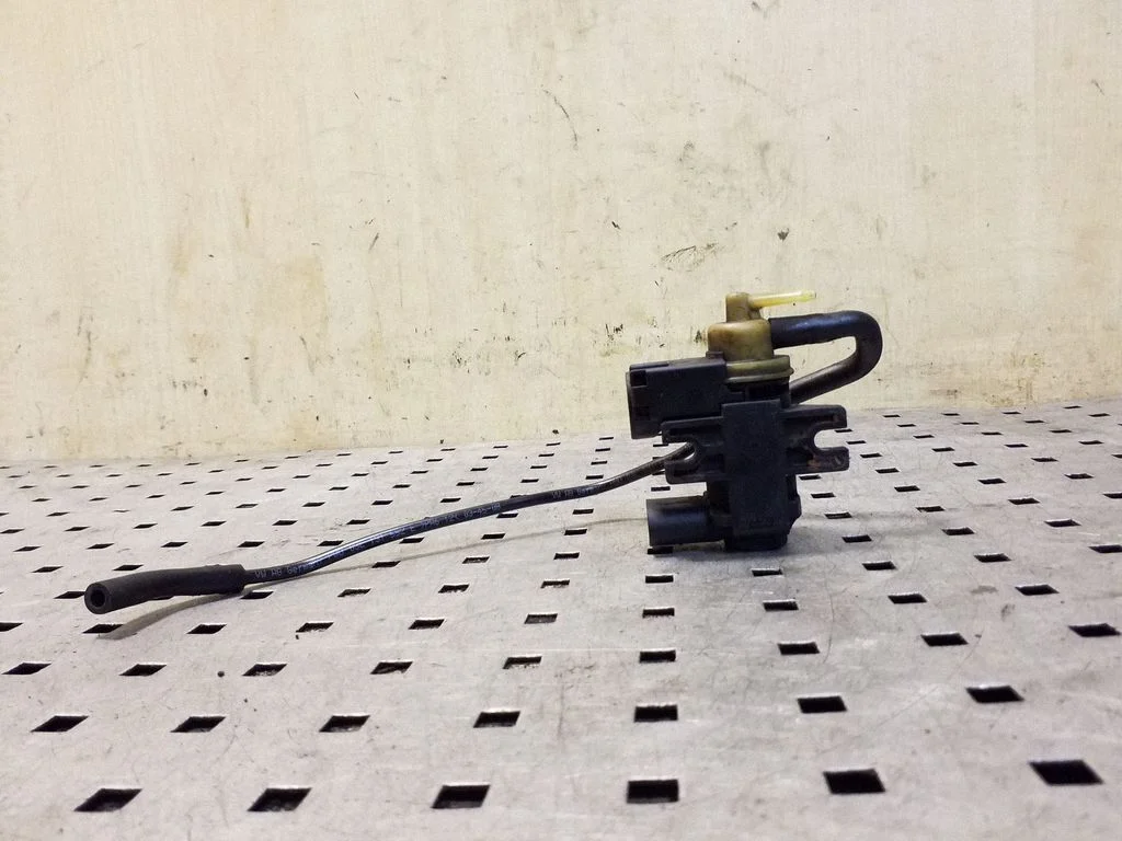 Zawór elektromagnetyczny turbo 8K0906627