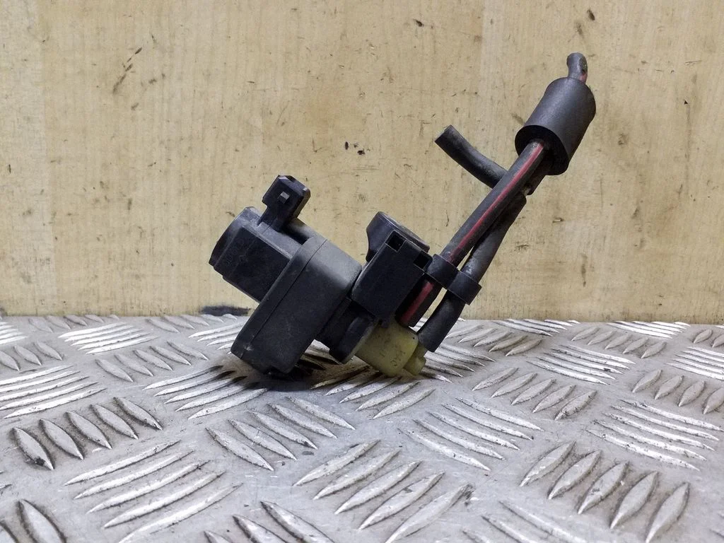 Zawór elektromagnetyczny turbo 351202A900