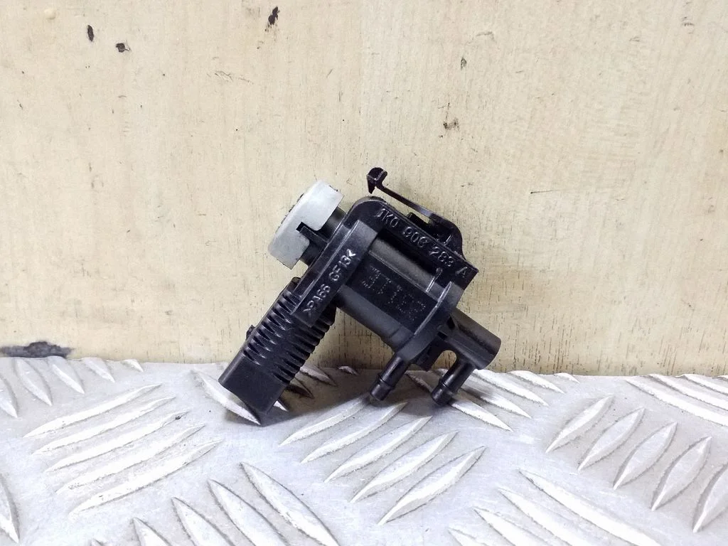 Zawór elektromagnetyczny turbo 1K0906283A