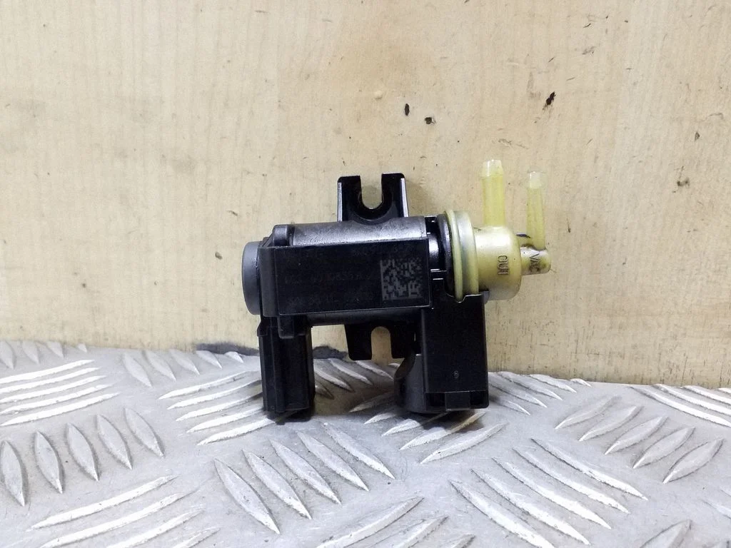 Zawór elektromagnetyczny turbo 8K0906627