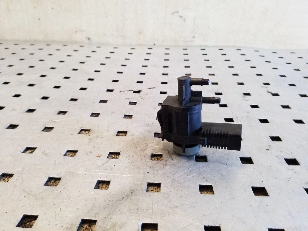 Turbo solenoid valve 1K0906283A