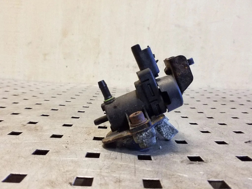 Turbo solenoid valve 9665456180