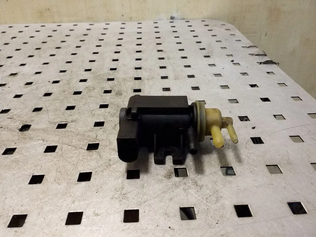 Turbo solenoid valve 1K0906627B