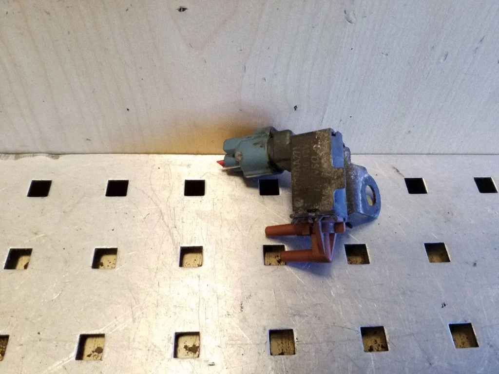 Turbo solenoid valve 14774AA271
