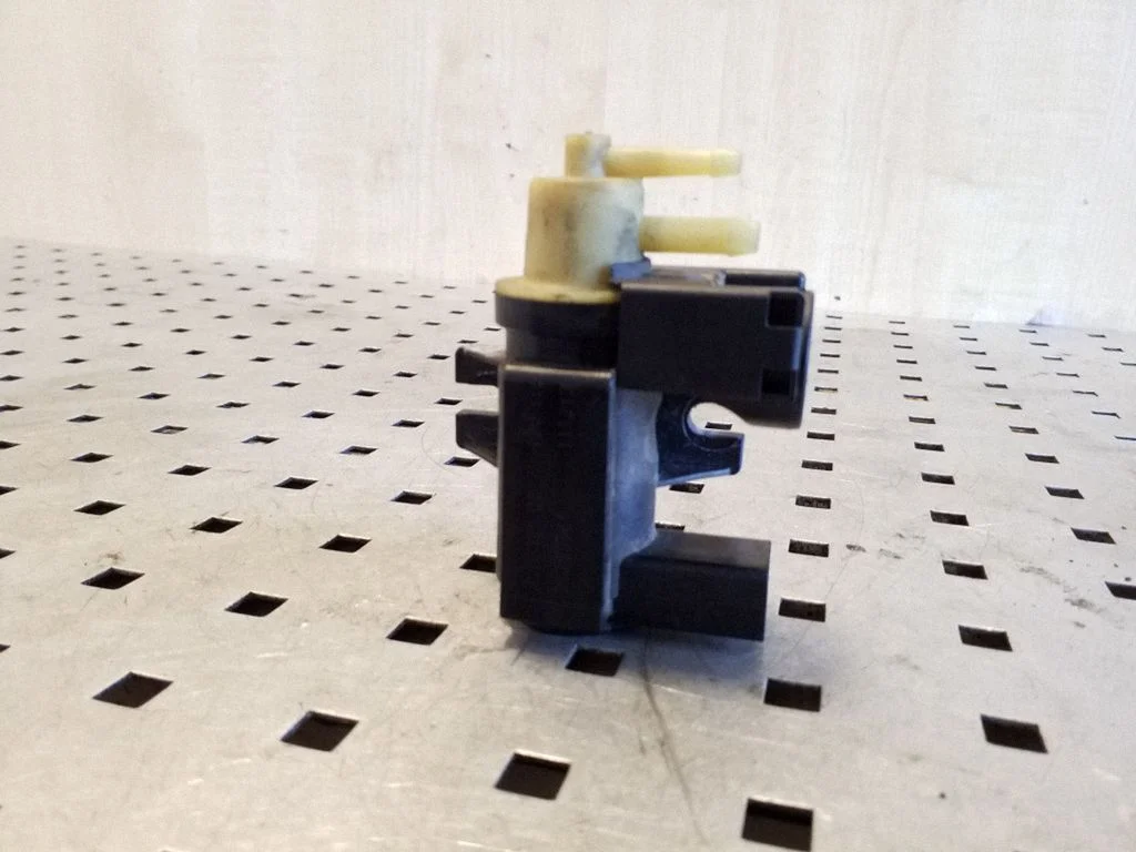 Turbo solenoid valve 31293964