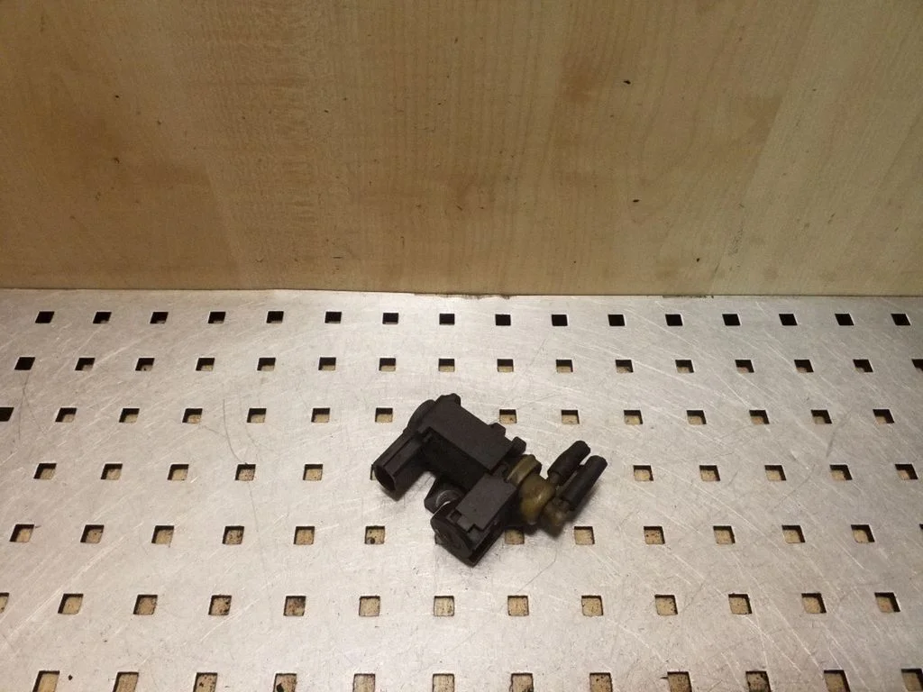 Turbo solenoid valve 8K0906627