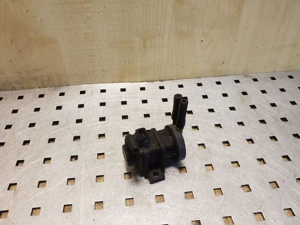 Zawór elektromagnetyczny turbo 4522371
