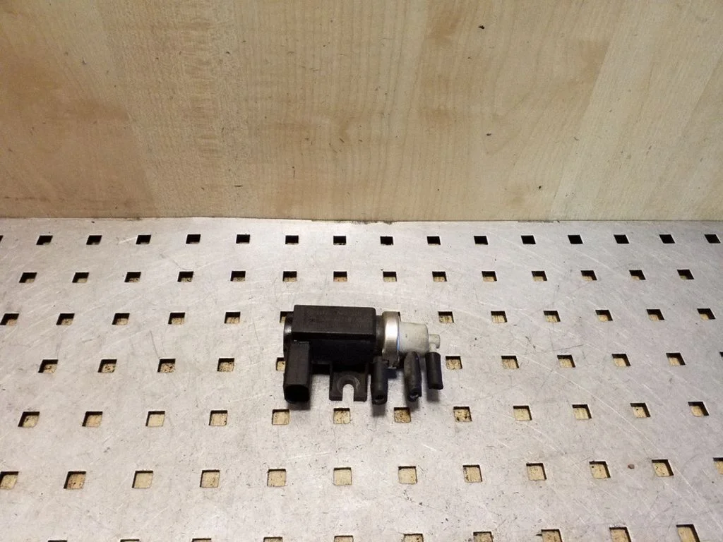 Turbo solenoid valve 1J0906627B