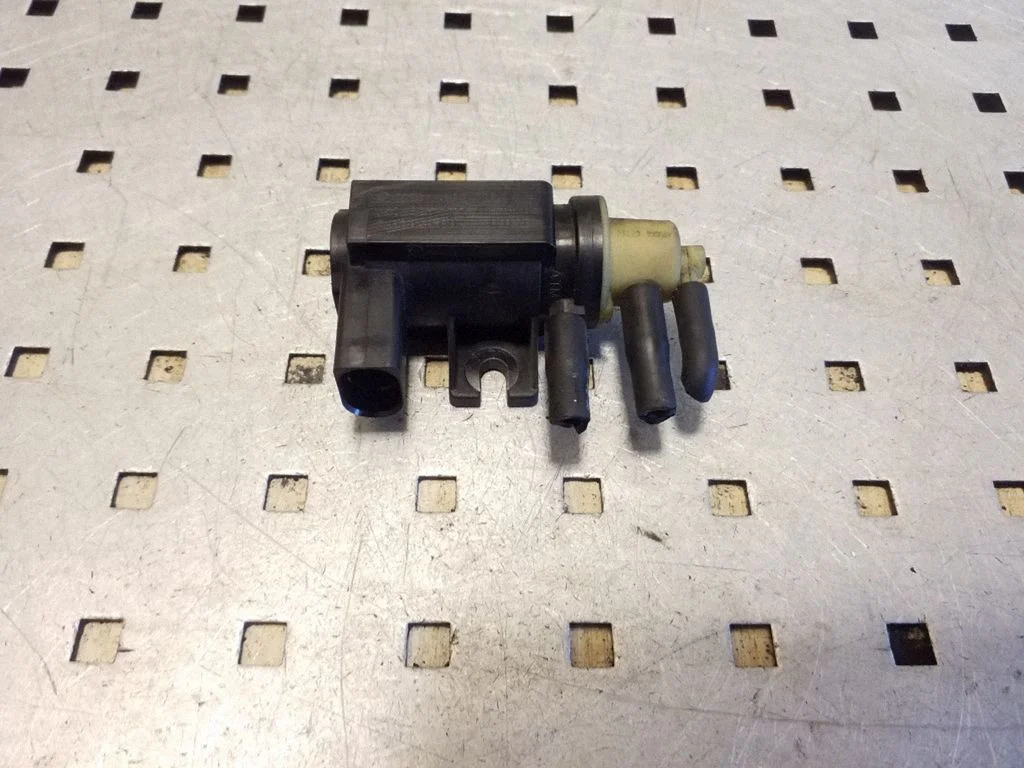 Turbo solenoid valve 1K0906627A