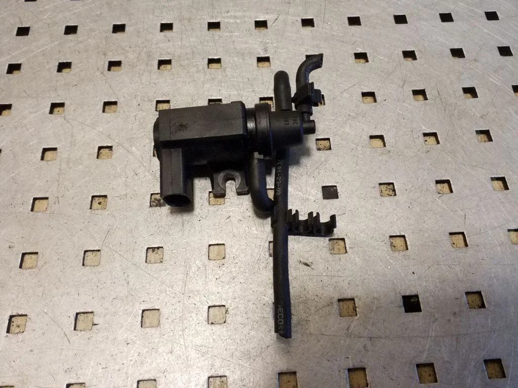 Turbo solenoid valve 1K0906627D
