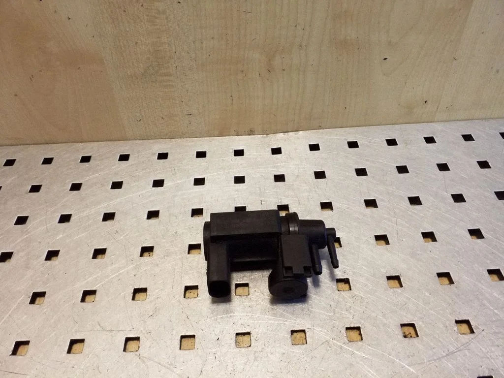 Turbo solenoīda vārsts 059906628B