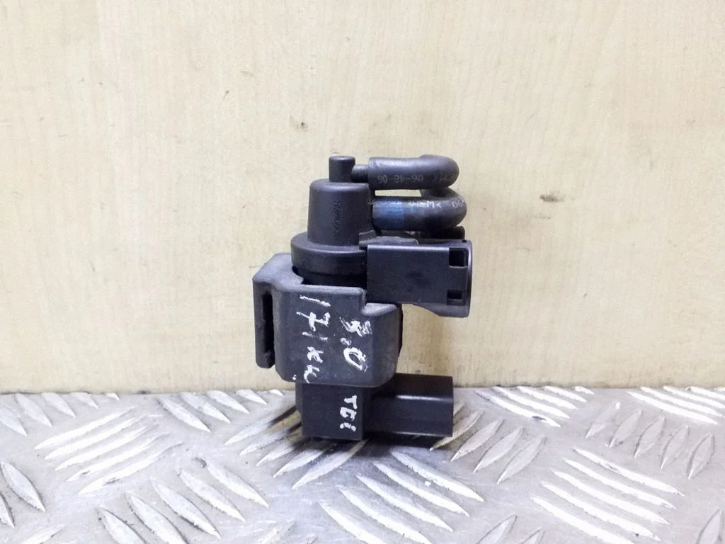 Solenoidklapp 059906628B