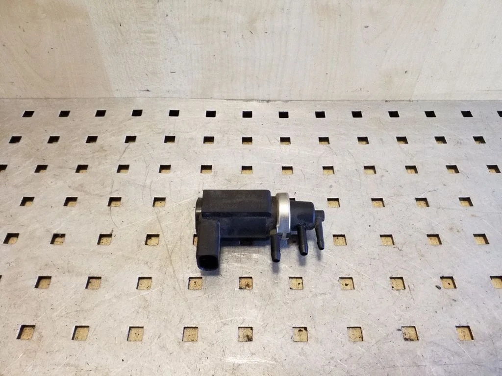 Turbo solenoid valve 059906627B