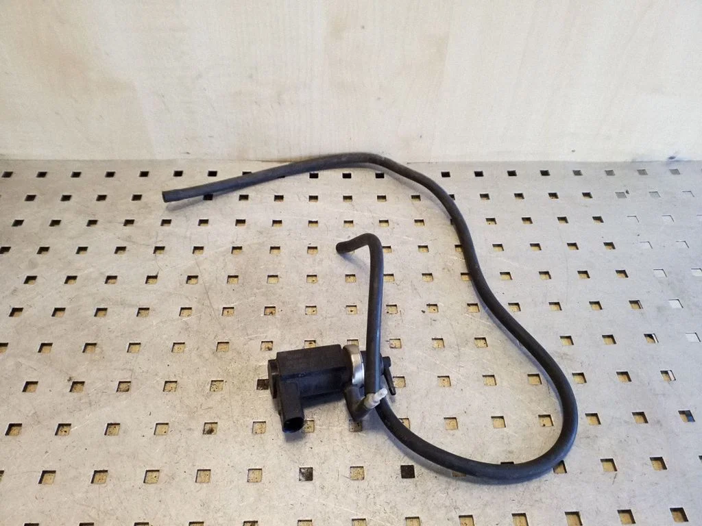 Turbo solenoid valve 059906627B