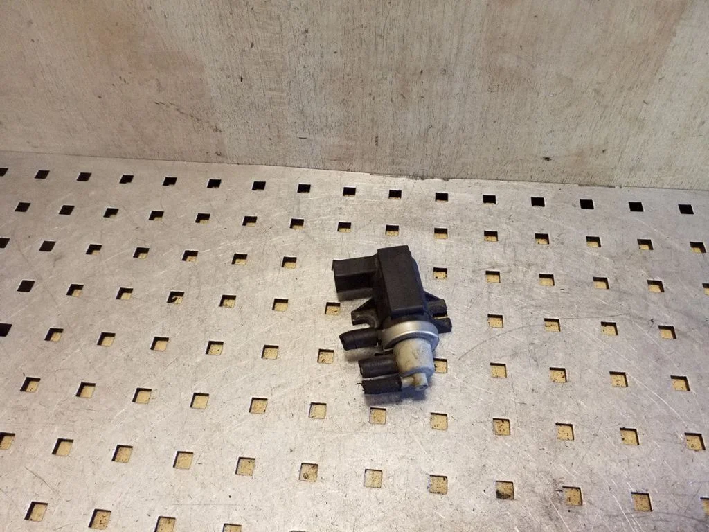 Turbo solenoid valve 1J0906627B