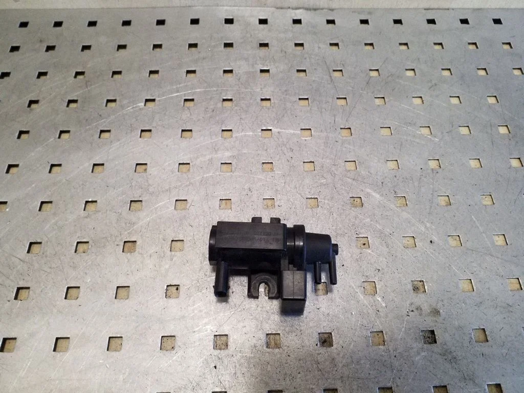 Turbo solenoid valve 11747805391