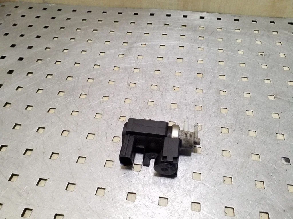 Turbo solenoid valve 8E0906627