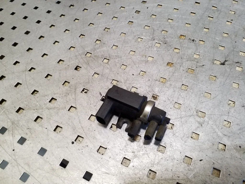 Turbo solenoid valve 1J0906627B