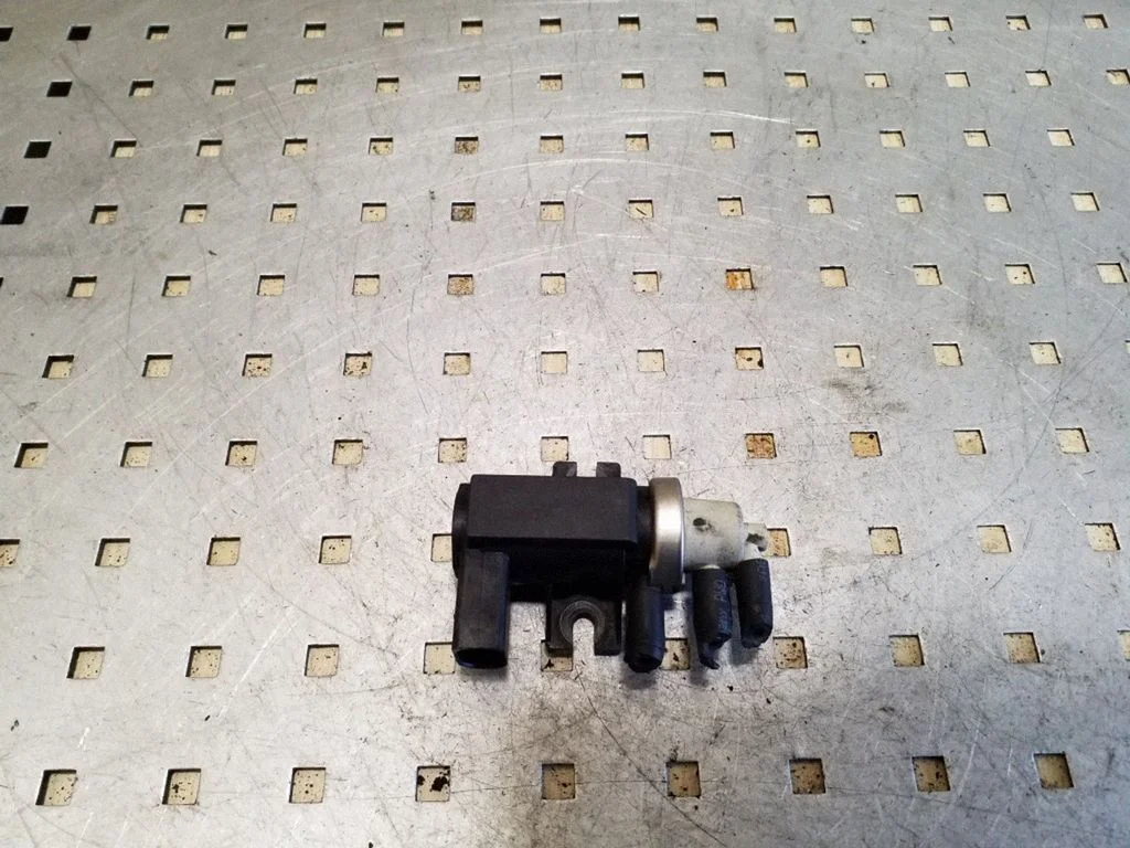 Turbo solenoid valve 1J0906627B