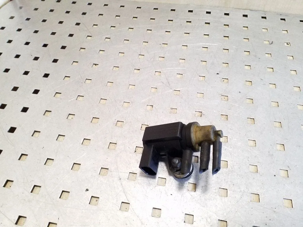 Turbo solenoid valve 1K0906627A