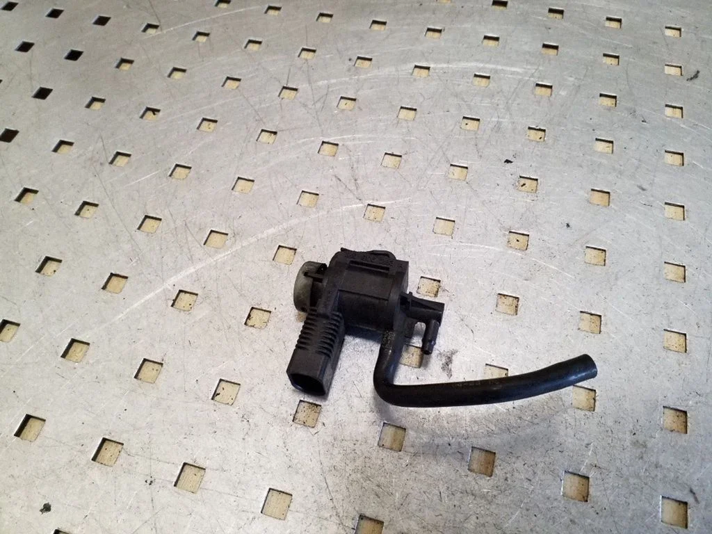 Turbo solenoid valve 1K0906283A