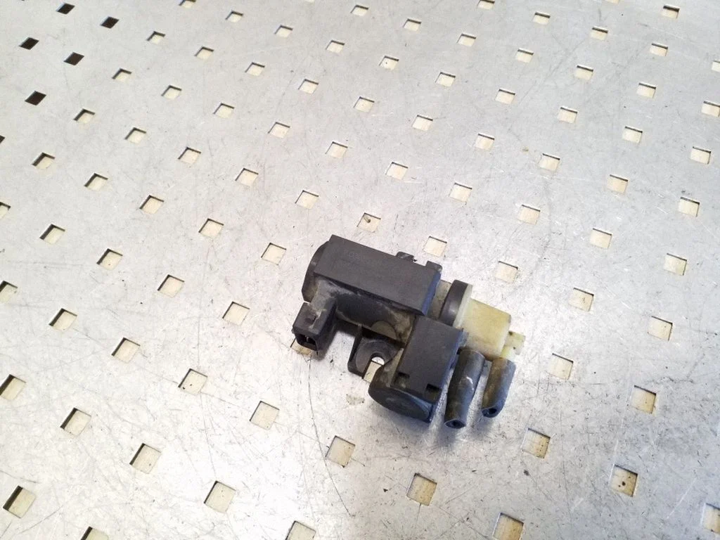Zawór elektromagnetyczny turbo 8981056561 – Opel Astra H (2004-2012)