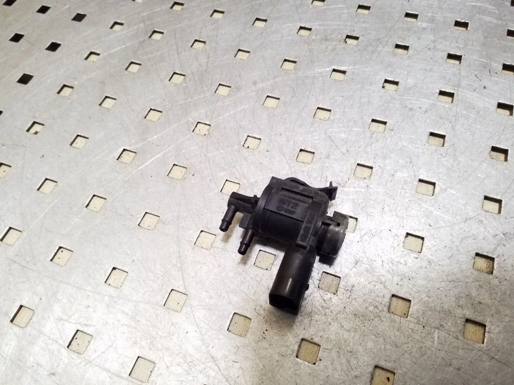Zawór elektromagnetyczny turbo 1J0906283C