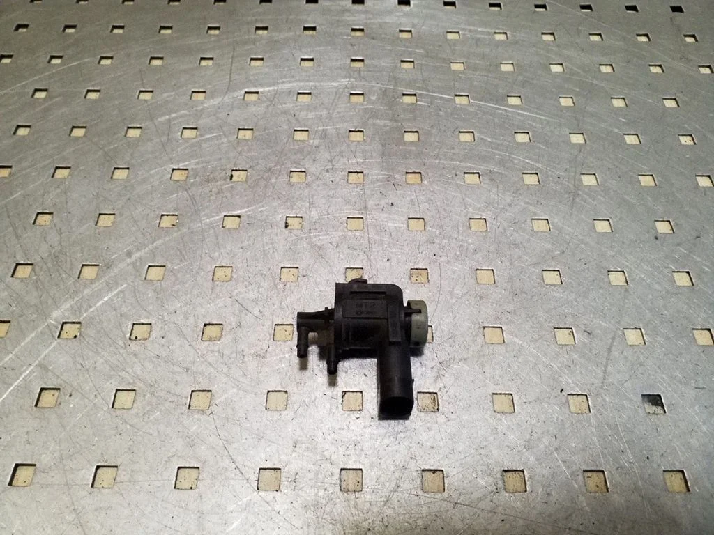 Zawór elektromagnetyczny turbo 1J0906283C