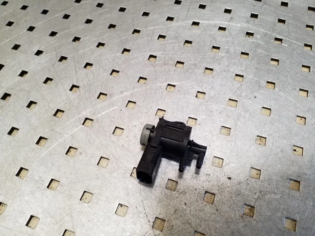 Zawór elektromagnetyczny turbo 1K0906283A