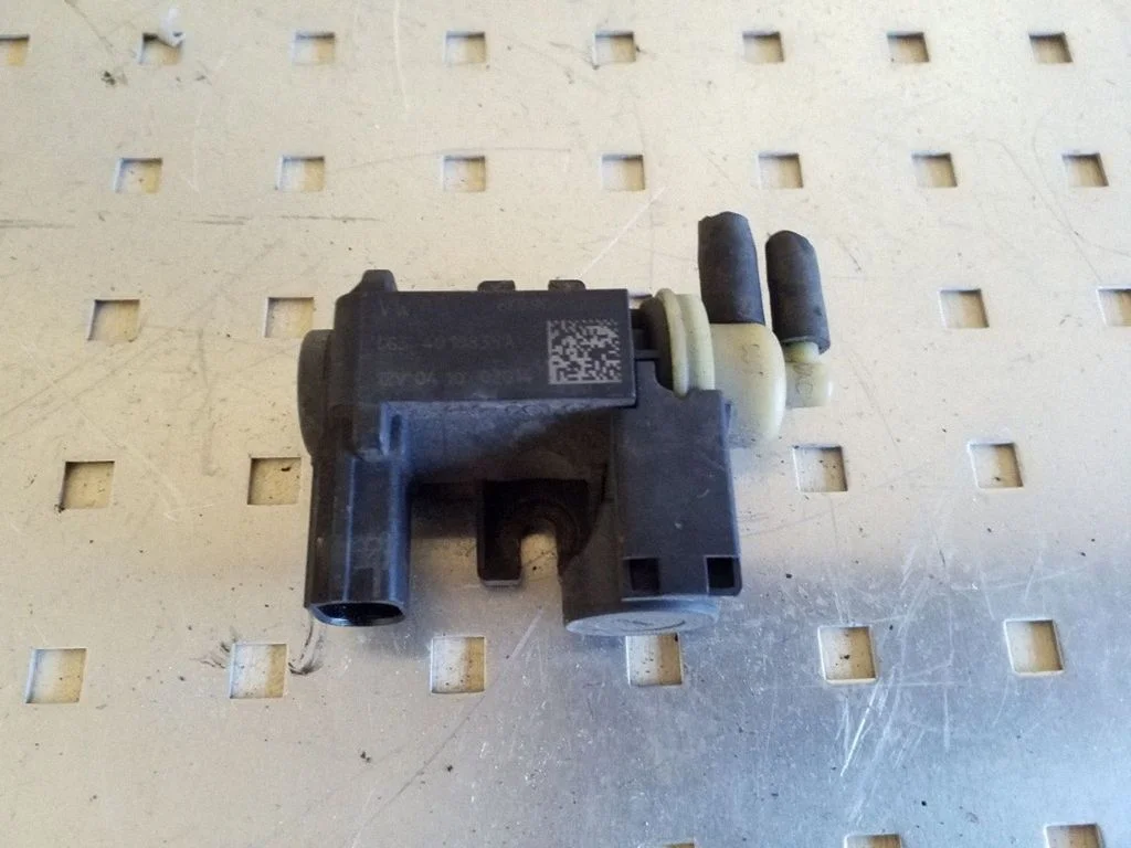 Turbo solenoid valve 8K0906627