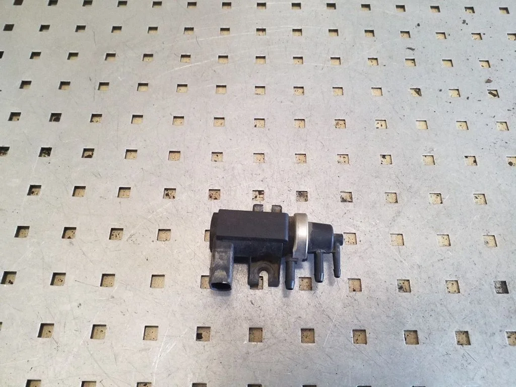 Turbo solenoid valve 1J0906627C