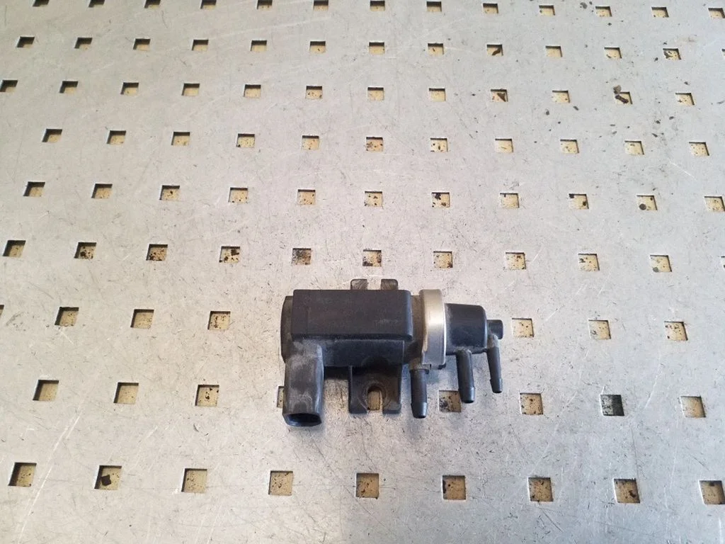 Turbo solenoid valve 1J0906627C