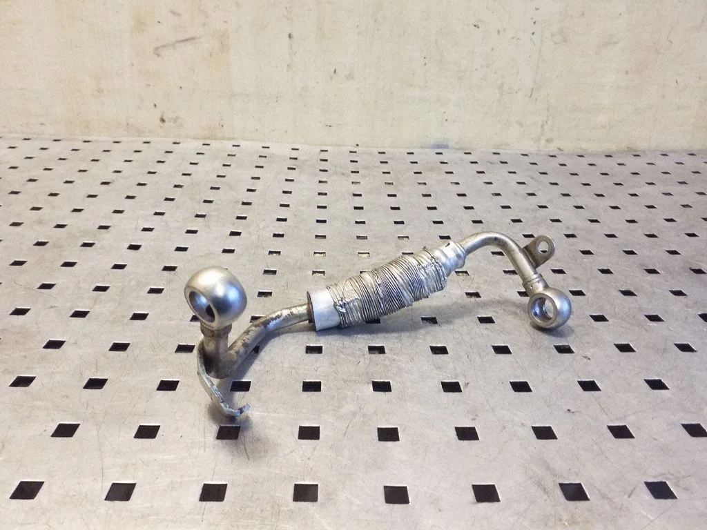 Coolant pipe/hose