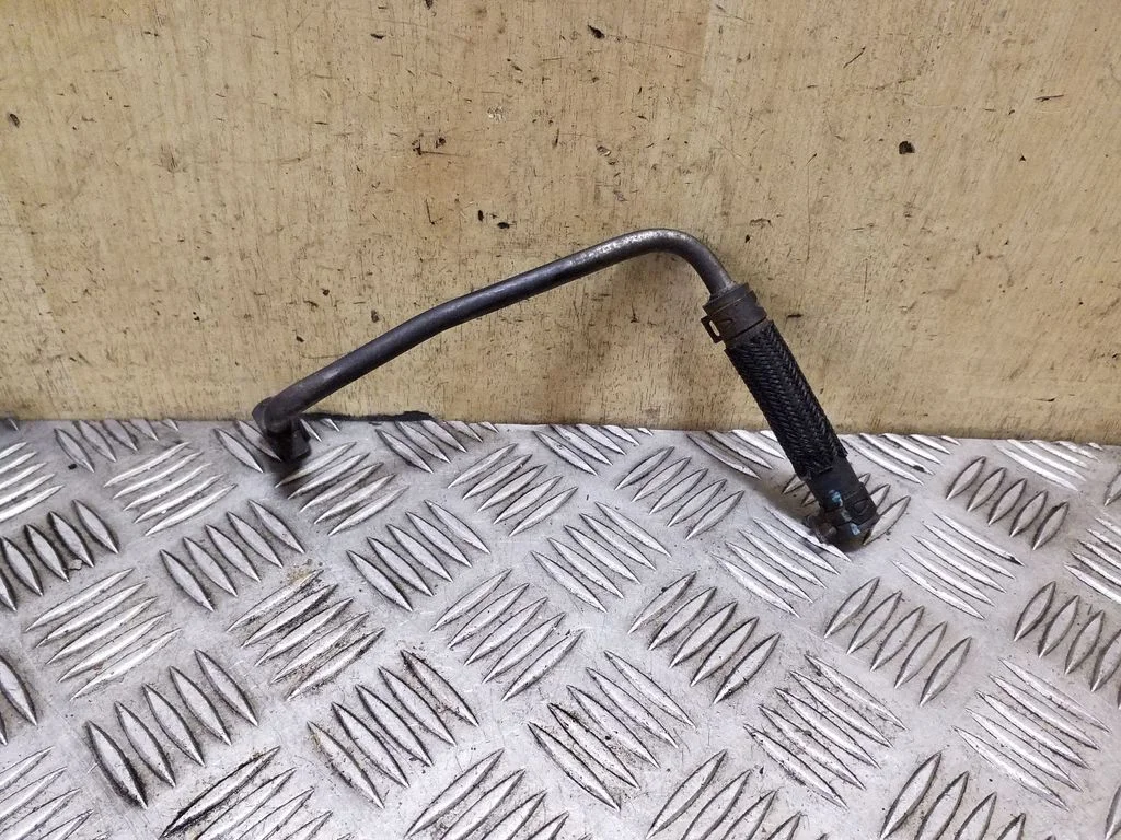 Coolant pipe/hose