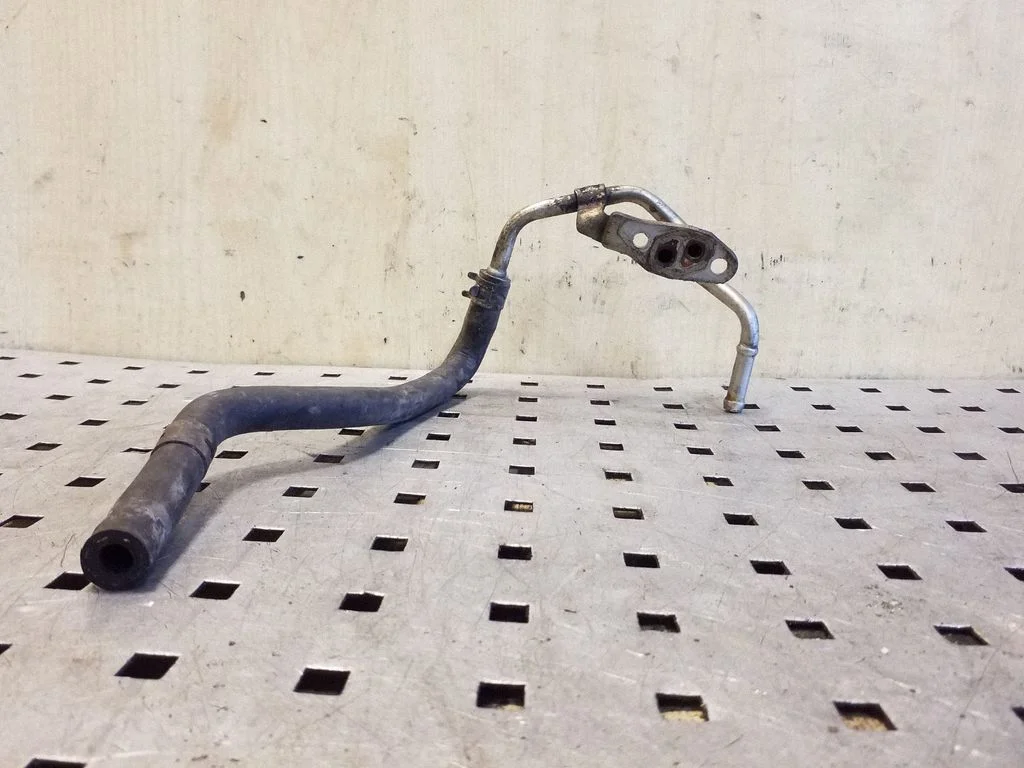 Coolant pipe/hose