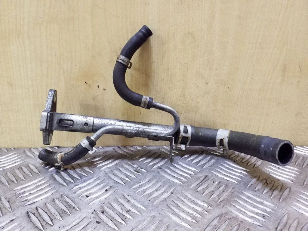 Coolant pipe/hose