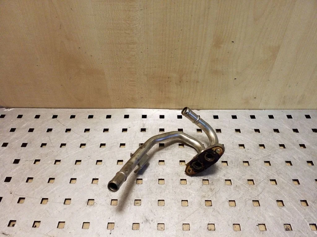 Coolant pipe/hose