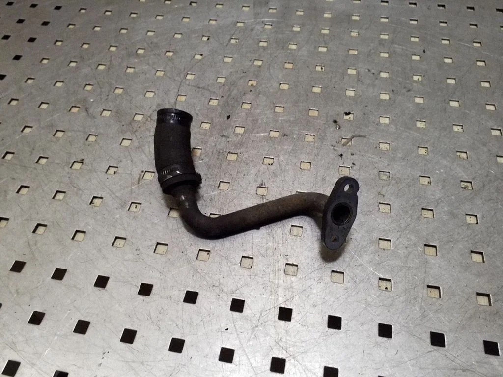 Coolant pipe/hose