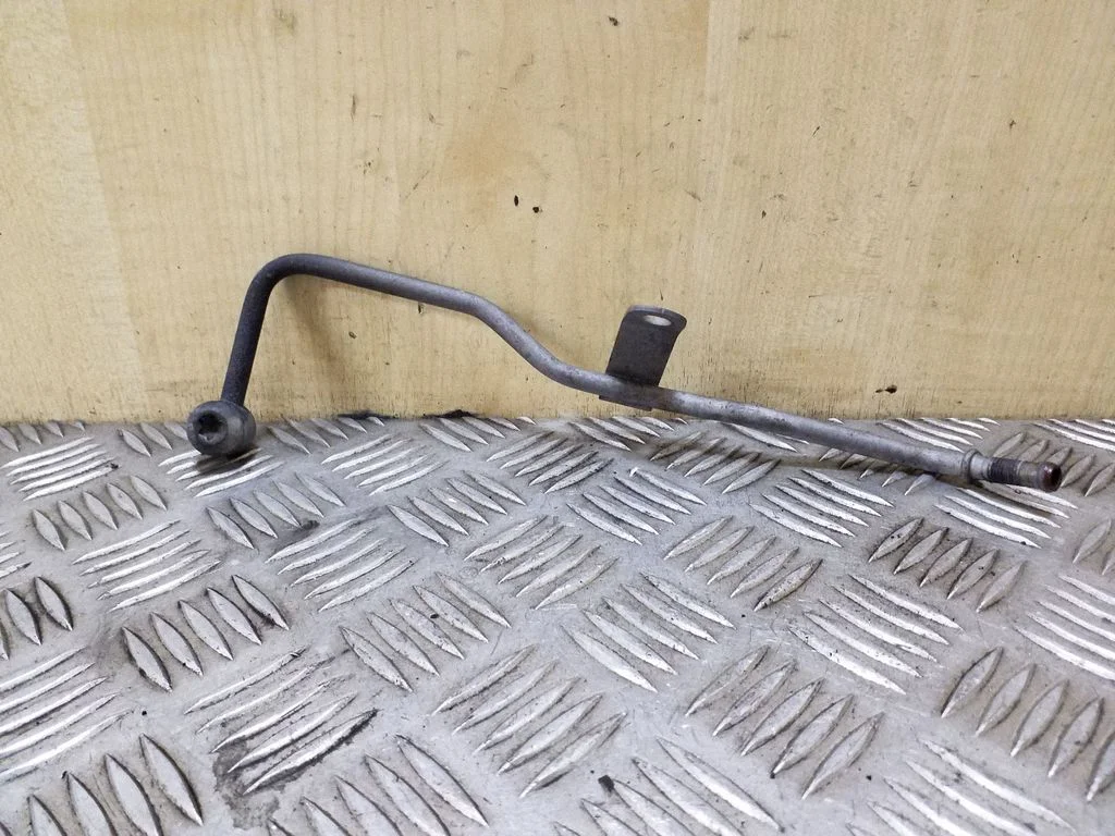 Coolant pipe/hose