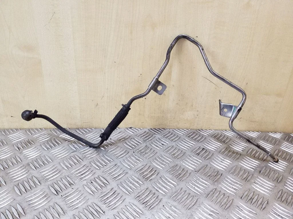 Coolant pipe/hose