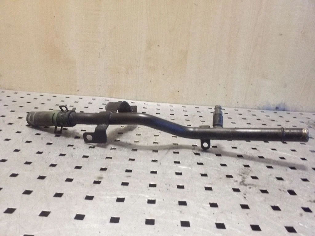 Coolant pipe/hose