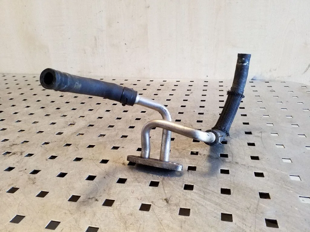 Coolant pipe/hose