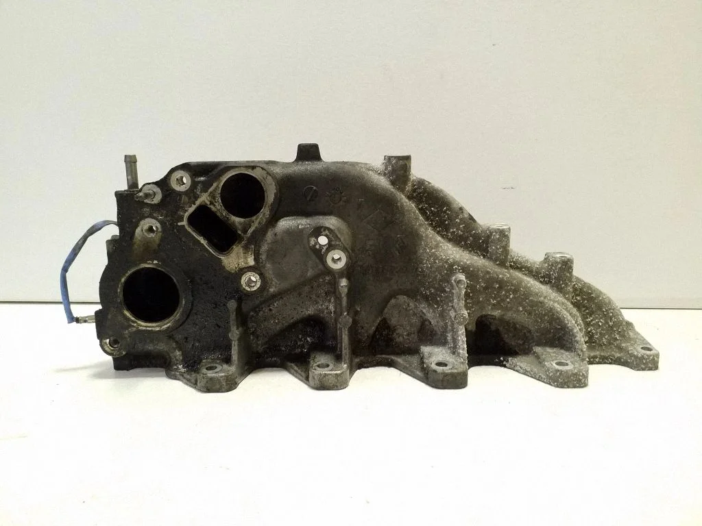 Intake manifold 140033370R